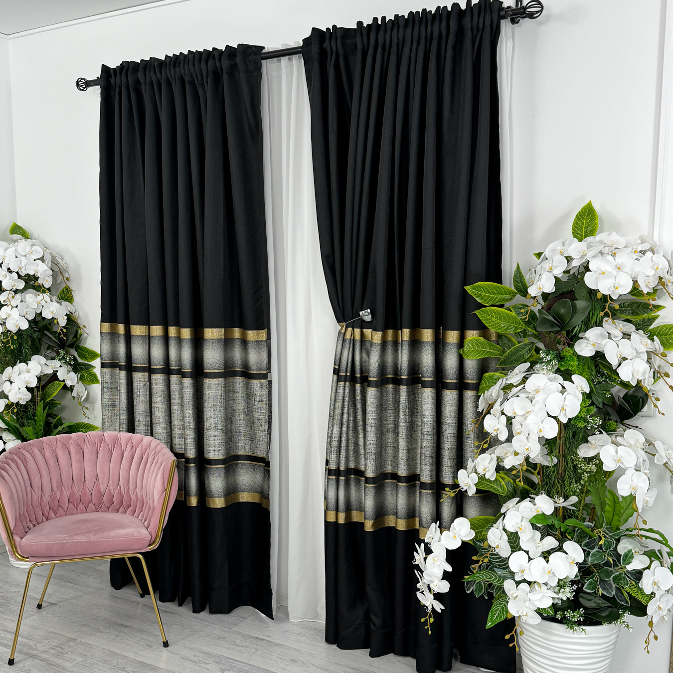 Set 2 Draperii  Elite, tip panou 3 metri latime x 232cm inaltime , Rejansa pt bara ,Negru cu Auriu - 2 | YEO