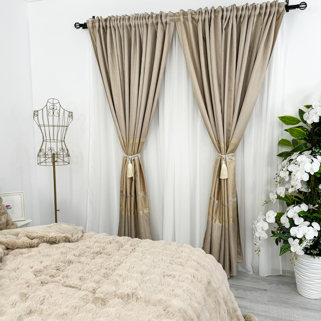 Poze Set 2 Draperii Elite, tip panou 300cm x 232cm, rejansa pt bara, Bej cu Auriu cumparamisim.ro