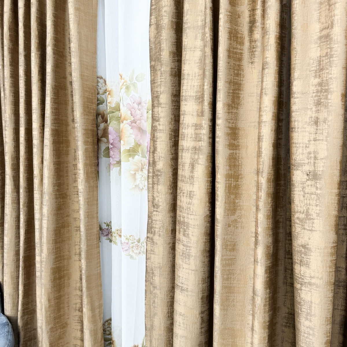 Poze Set 2 Draperii Catifea cu model Venti - 200cm x 232cm ,  Rejansa pt. bara , Maro deschis cumparamisim.ro