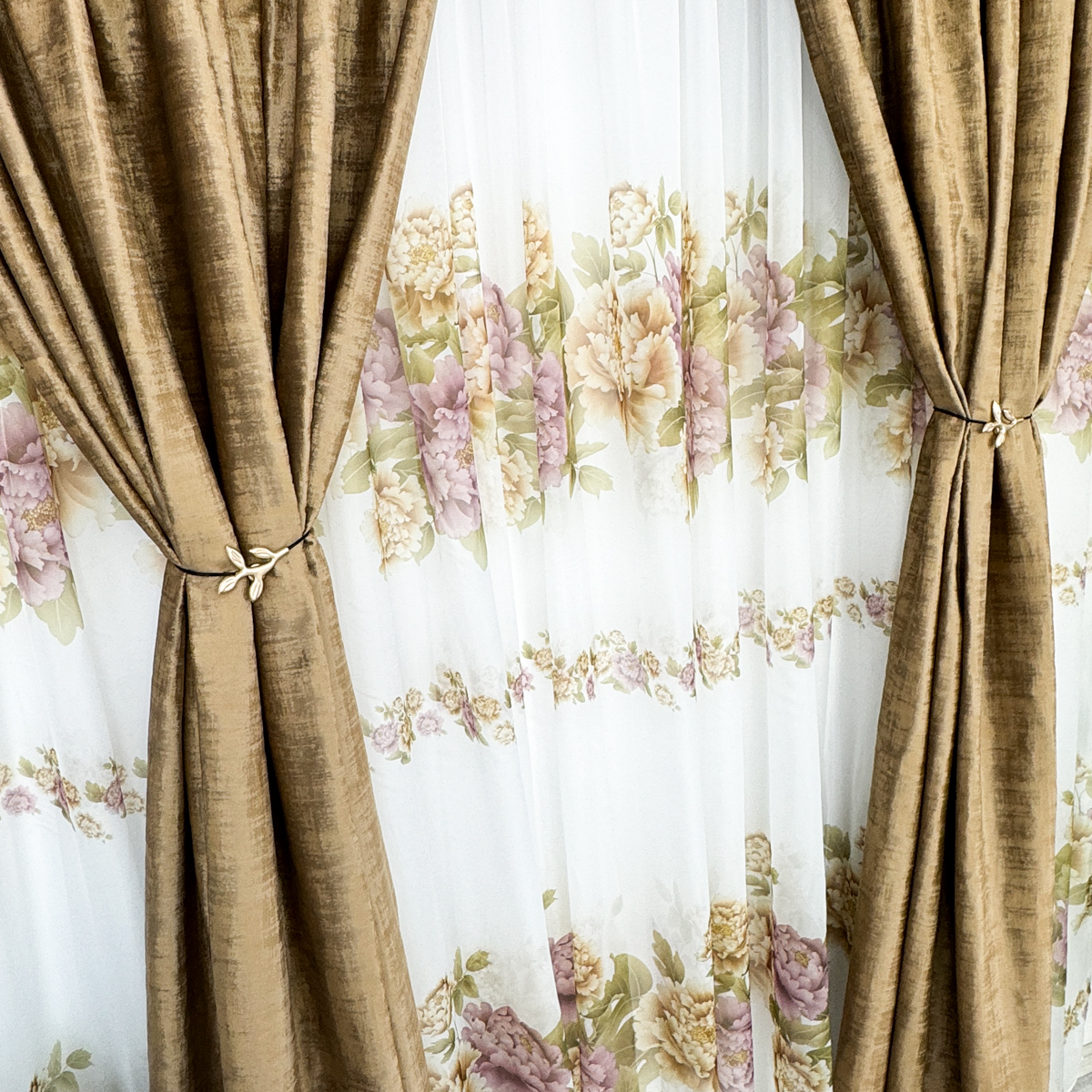 Poze Set 2 Draperii Catifea cu model Venti - 200cm x 232cm ,  Rejansa pt. bara , Maro deschis cumparamisim.ro