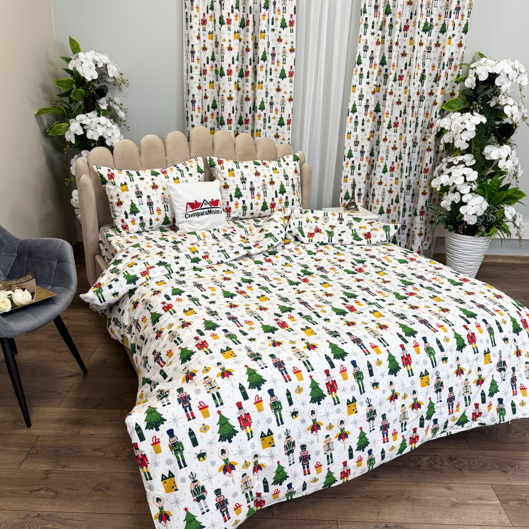 Set Lenjerie Pat Dublu Craciun 4 Piese + 2 Draperii 150x235cm din Bumbac Ranforsat – Confort si Eleganta, Fabricat in Romania, Alb, Verde, Rosu, Spargatorul de Nuci, brazi - 2 | YEO