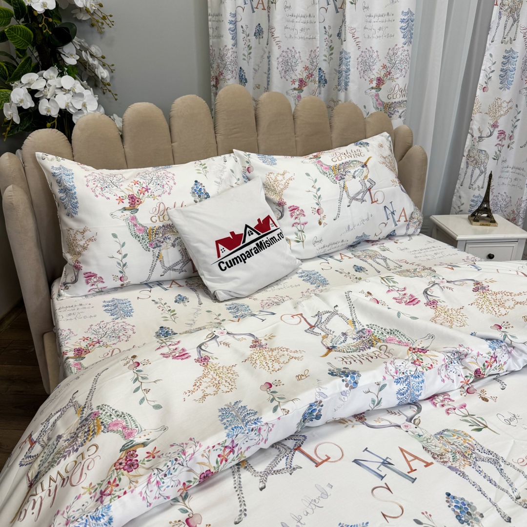 Poze Set Lenjerie Pat Dublu Craciun 4 Piese + 2 Draperii 150x235cm din Bumbac Satin DELUXE – Confort si Eleganta, Fabricat in Romania, Alb, Multicolor Pastel, reni, fulgi de nea, brazi cumparamisim.ro