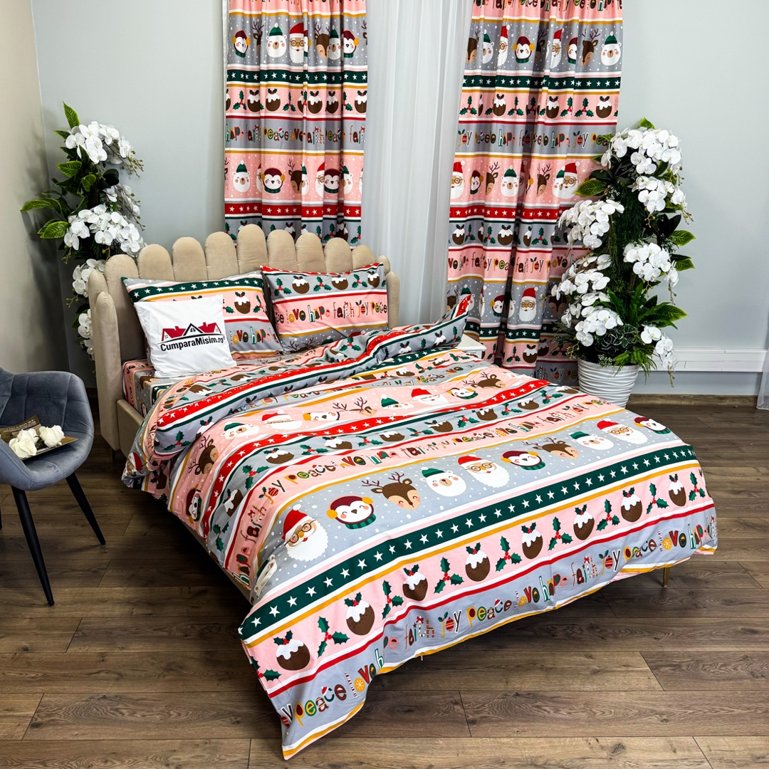Poze Set Lenjerie Pat Dublu Craciun 4 Piese + 2 Draperii 150x235cm din Bumbac Ranforsat – Confort si Eleganta, Fabricat in Romania, Roz, Gri, Reni, Stelute, Fulgi de Nea cumparamisim.ro