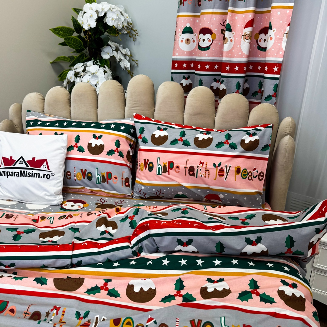 Poze Set Lenjerie Pat Dublu Craciun 4 Piese + 2 Draperii 150x235cm din Bumbac Ranforsat – Confort si Eleganta, Fabricat in Romania, Roz, Gri, Reni, Stelute, Fulgi de Nea cumparamisim.ro