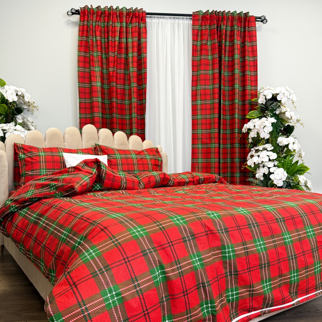 Poze Set Lenjerie Pat Dublu Craciun 4 Piese + 2 Draperii 150x235cm din Bumbac Ranforsat – Confort si Eleganta, Fabricat in Romania,Rosu, Verde, Carouri cumparamisim.ro