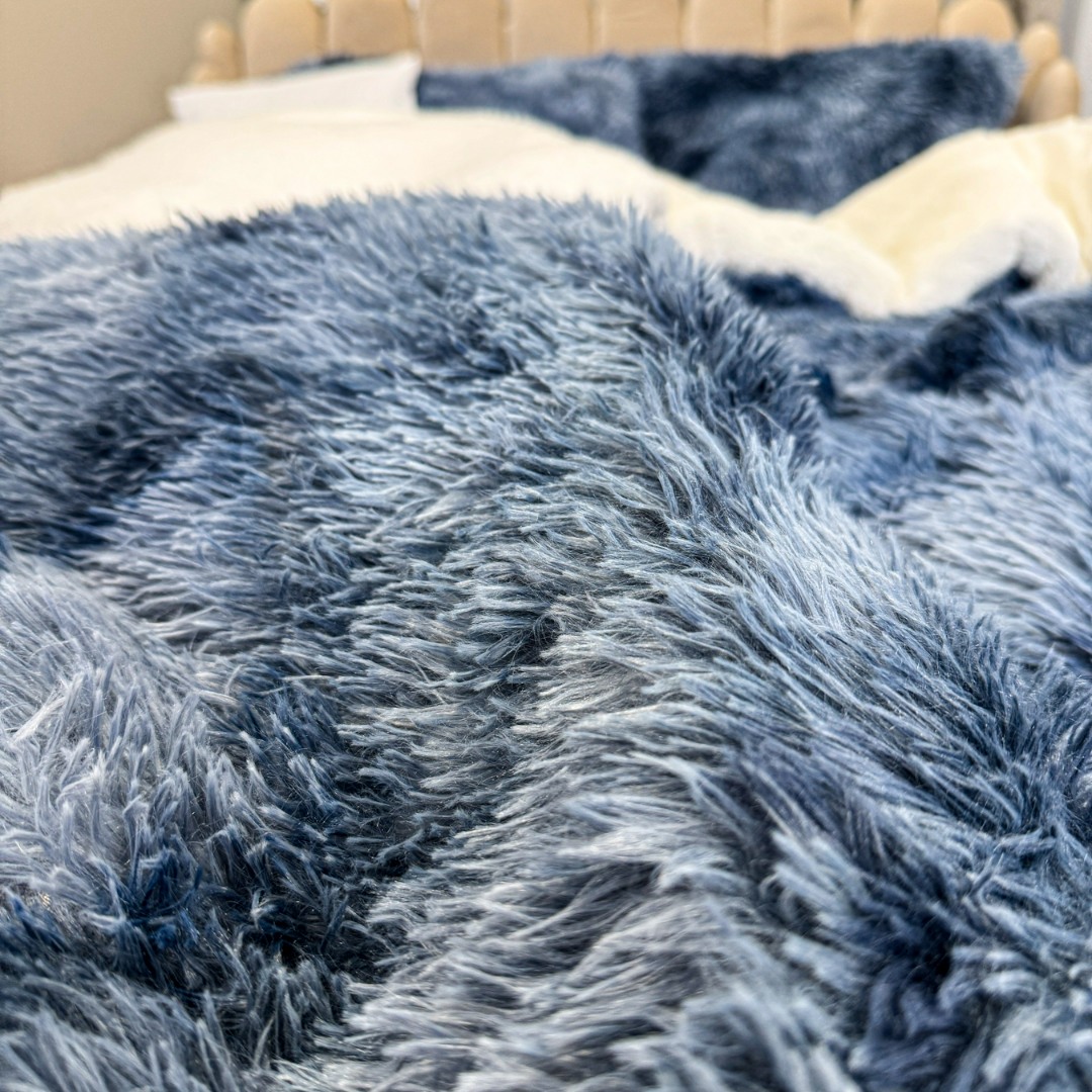 Pilota CoCoLiNo Fluffy, cu Blanita tip Sherpa, Alba, 200x230cm + 2 fete de perna 50x70cm, matlasata, Bleumarin, Alb, degrade - 2 | YEO