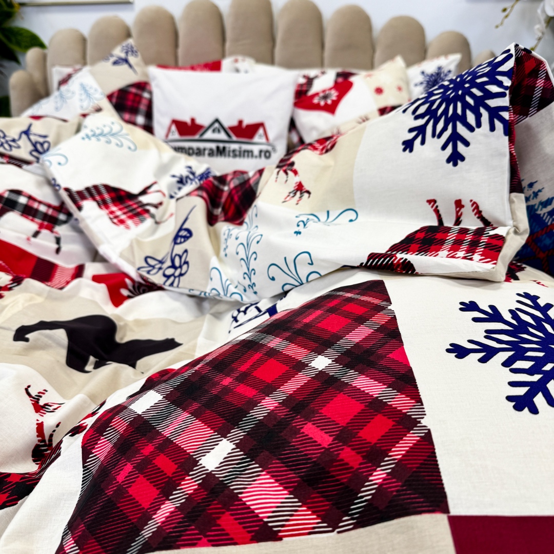 Poze Lenjerie de Pat Dublu, Bumbac Ranforce, 6 piese, Croita cu Grija in Atelierul Cumparamisim - Lux Suprem, Rafinament Desavarsit, Confort Regal, Rosu, Alb, Reni, inimioare, fulgi de nea, brazi cumparamisim.ro