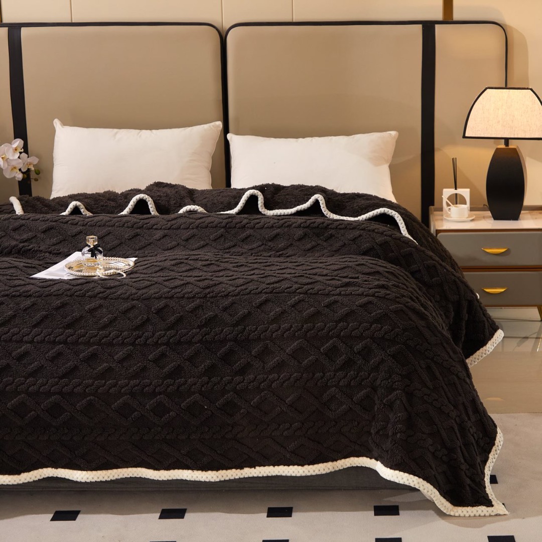 Patura Premium, 200x230cm, CoCoLiNo, Grofata, cu Model 3D Tip Tricotaj si Bordura din Blanita Contrastanta – Eleganta si Caldura Absoluta, Negru - 1 | YEO