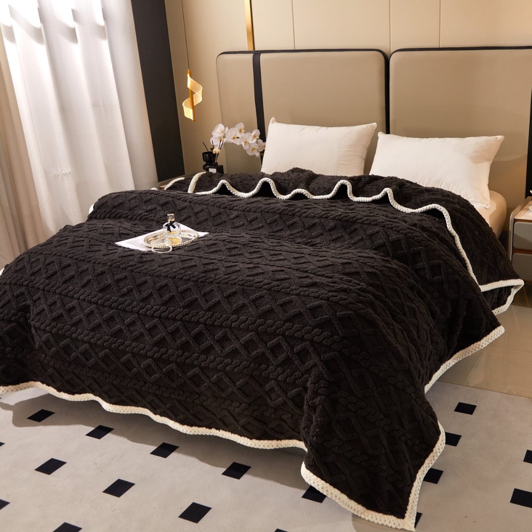 Patura Premium, 200x230cm, CoCoLiNo, Grofata, cu Model 3D Tip Tricotaj si Bordura din Blanita Contrastanta – Eleganta si Caldura Absoluta, Negru - 3 | YEO