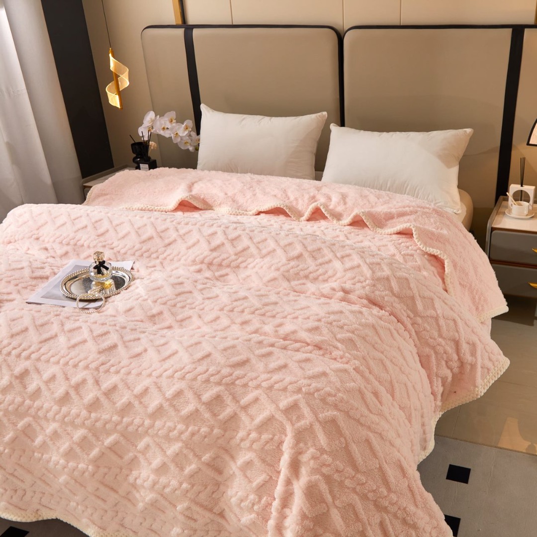 Patura Premium, 200x230cm, CoCoLiNo, Grofata, cu Model 3D Tip Tricotaj si Bordura din Blanita Contrastanta – Eleganta si Caldura Absoluta, Roz Pal - 3 | YEO
