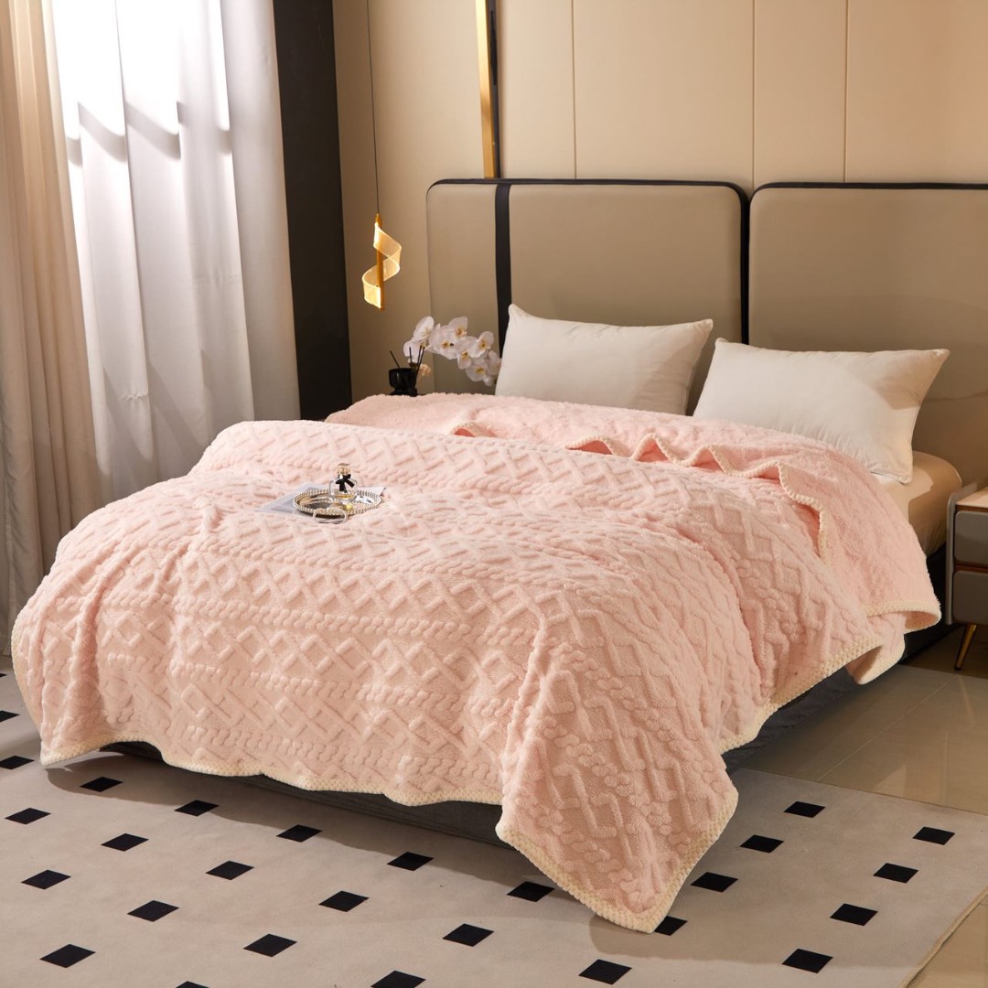 Patura Premium, 200x230cm, CoCoLiNo, Grofata, cu Model 3D Tip Tricotaj si Bordura din Blanita Contrastanta – Eleganta si Caldura Absoluta, Roz Pal - 4 | YEO