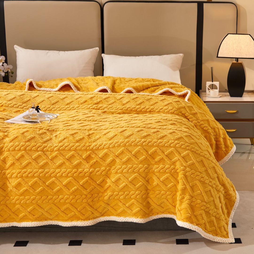 Patura Premium, 200x230cm, CoCoLiNo, Grofata, cu Model 3D Tip Tricotaj si Bordura din Blanita Contrastanta – Eleganta si Caldura Absoluta, Galben - 1 | YEO