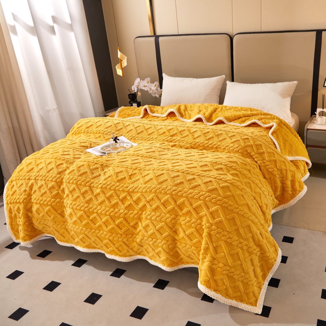Patura Premium, 200x230cm, CoCoLiNo, Grofata, cu Model 3D Tip Tricotaj si Bordura din Blanita Contrastanta – Eleganta si Caldura Absoluta, Galben - 4 | YEO