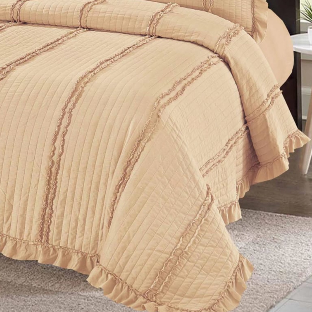 Cuvertura de Pat cu Volanase, Matlasata, 230x250 cm, 3 Piese, Bumbac Satinat Superior, 2 Fete de Perna 50x70 cm, Bej - 2 | YEO