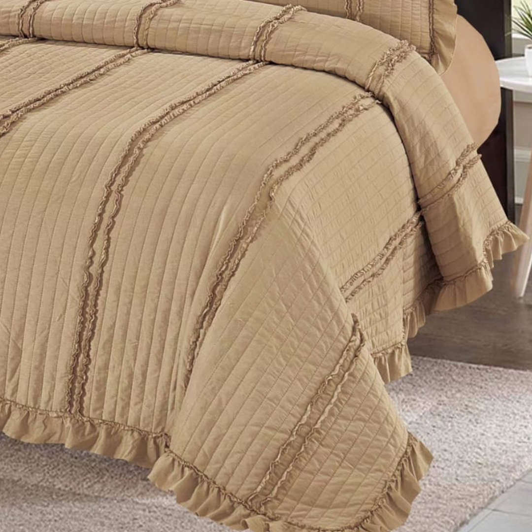 Cuvertura de Pat cu Volanase, Matlasata, 230x250 cm, 3 Piese, Bumbac Satinat Superior, 2 Fete de Perna 50x70 cm, Maro - 2 | YEO