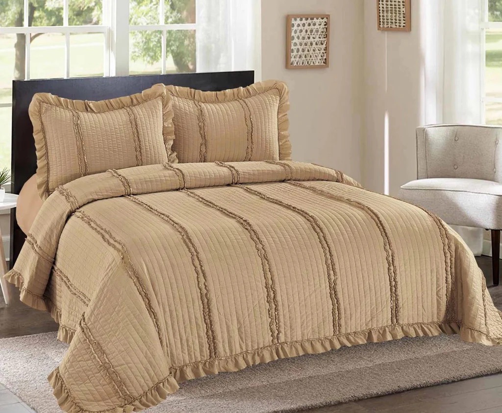 Cuvertura de Pat cu Volanase, Matlasata, 230x250 cm, 3 Piese, Bumbac Satinat Superior, 2 Fete de Perna 50x70 cm, Maro - 3 | YEO