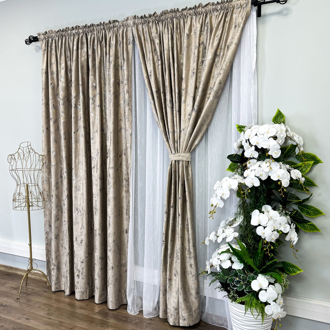 Draperie Catifea Asama cu insertii aurii, 140cm latime x 260cm inaltime, cu TIV LAT, Crem - V2 - 2 | YEO