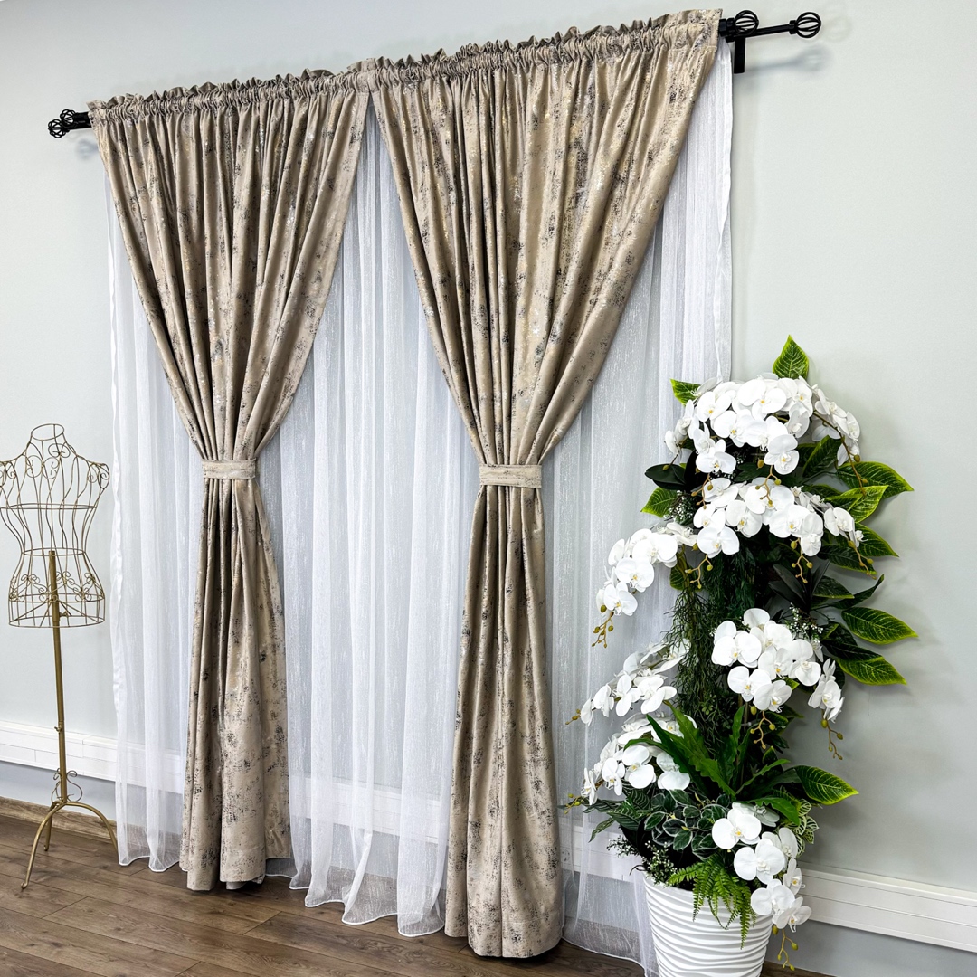 Draperie Catifea Asama cu insertii aurii, 140cm latime x 260cm inaltime, cu TIV LAT, Crem - V2 - 3 | YEO