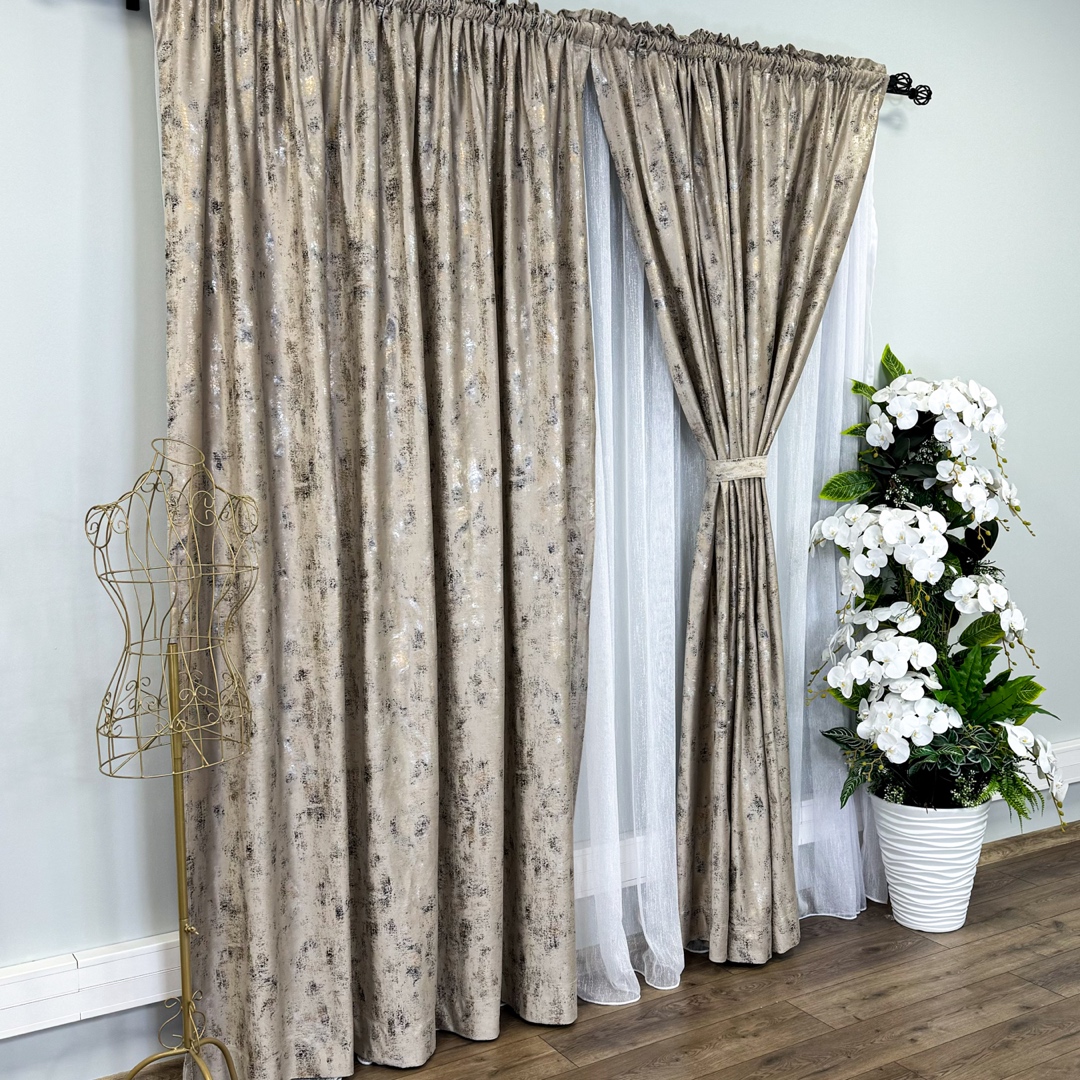 Draperie Catifea Asama cu insertii aurii, 140cm latime x 260cm inaltime, cu TIV LAT, Crem - V2 - 4 | YEO