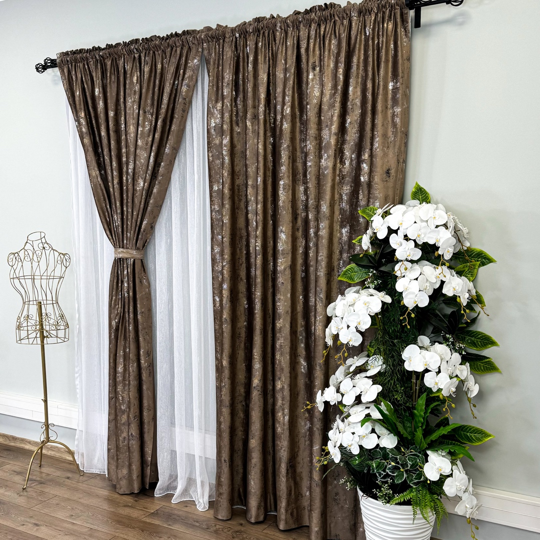 Draperie Catifea Asama cu insertii aurii, 140cm latime x 260cm inaltime, cu TIV LAT, Maro - V7 - 2 | YEO
