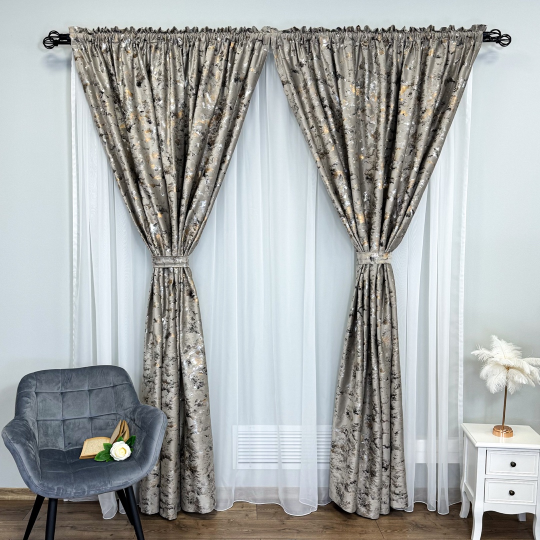 Draperie Catifea Nikko cu insertii aurii, 140cm latime x 260cm inaltime, cu TIV LAT, Grej deschis - V3 - 4 | YEO