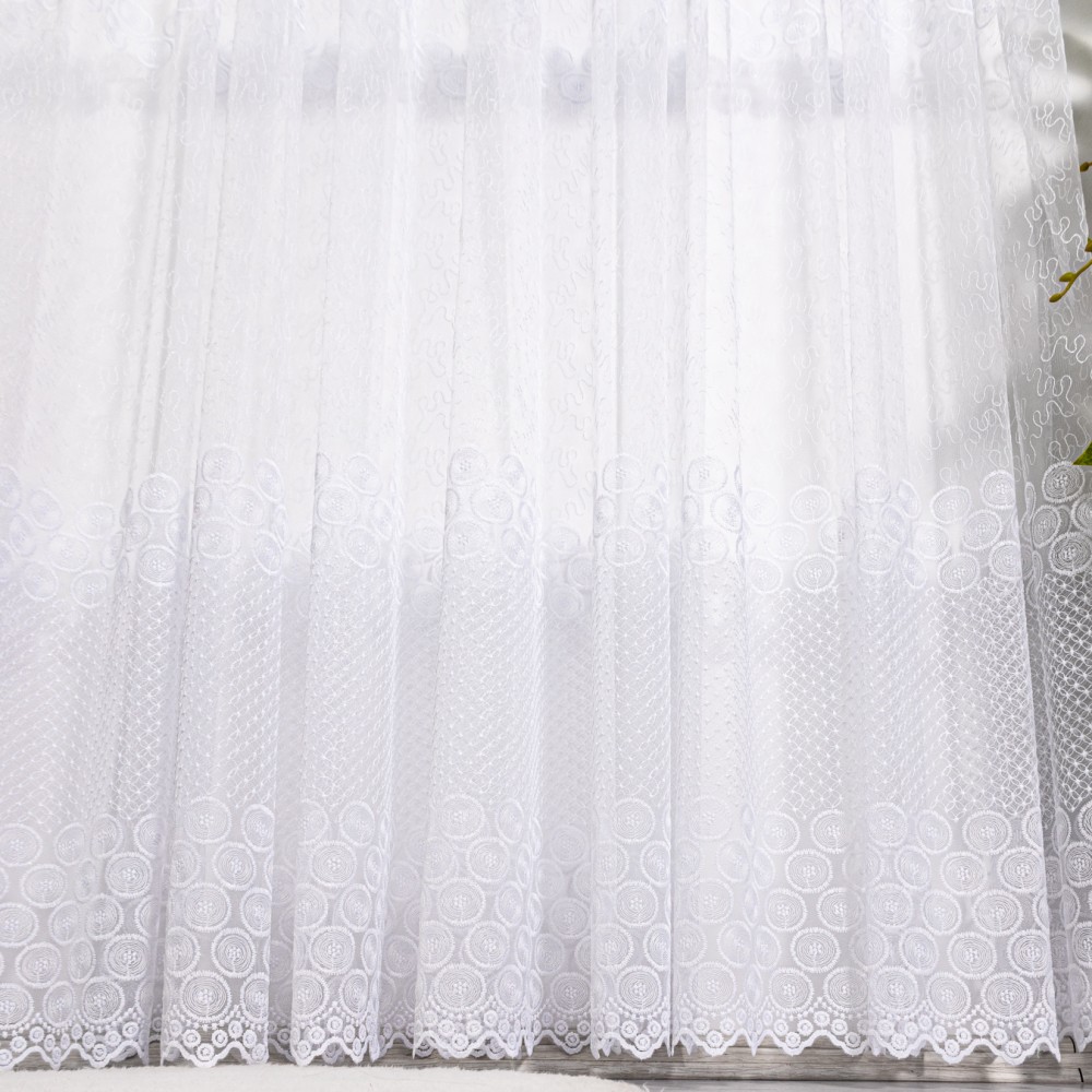 Perdea cu broderie tip banuti - 300cm x 260cm, Rejansa pt. sina,  Alb