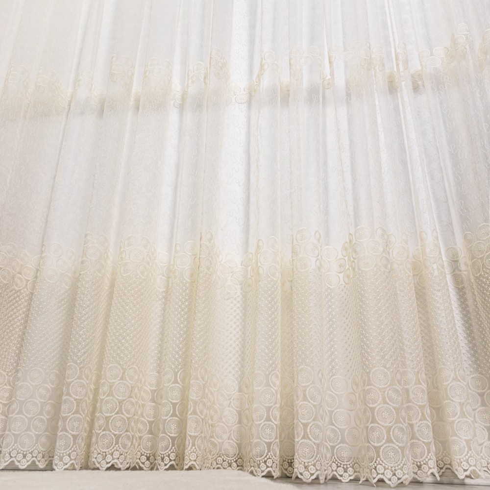 Perdea cu broderie tip banuti - 600cm x 232cm, Tiv lat pt. bara , Ivoire