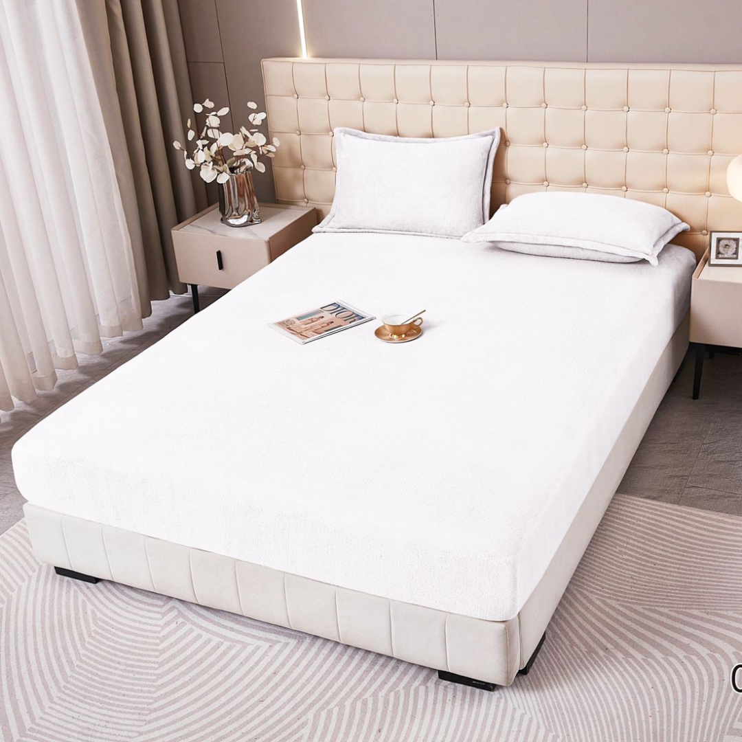 Cearsaf cu Elastic Cocolino 160x200x25 cm – Set cu 2 Fete de Perna, Model UNI, Gros si Pufos, Calitate Premium pentru Confort si Eleganta, Alb
