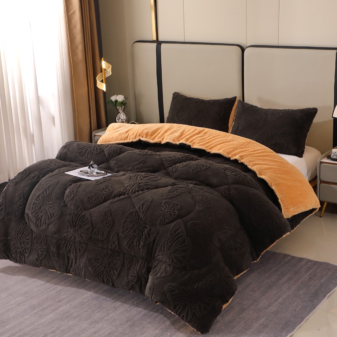 Pilota Groasa Cocolino Gofrat 3D cu Fluturi in Relief si Dos din Blanita Sherpa, Umplutura Vatelina Siliconica, 200x230 cm + 2 Fete de Perna 50x70 cm - Caldura si Rafinament pentru Un Somn Odihnitor, Negru