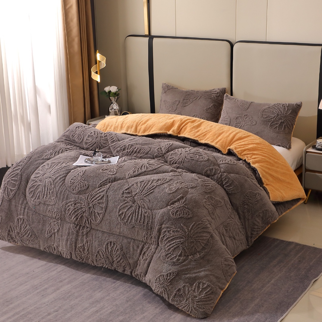 Pilota Groasa Cocolino Gofrat 3D cu Fluturi in Relief si Dos din Blanita Sherpa, Umplutura Vatelina Siliconica, 200x230 cm + 2 Fete de Perna 50x70 cm - Caldura si Rafinament pentru Un Somn Odihnitor, Gri inchis
