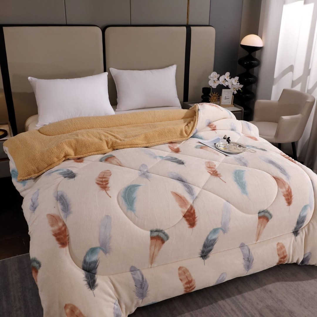 Pilota Cocolino cu Blanita Bej Ultra Pufoasa, Matlasata, 200x230 cm – Caldura Instanta si Confort de Lux pentru Nopti Reci, Crem, pene