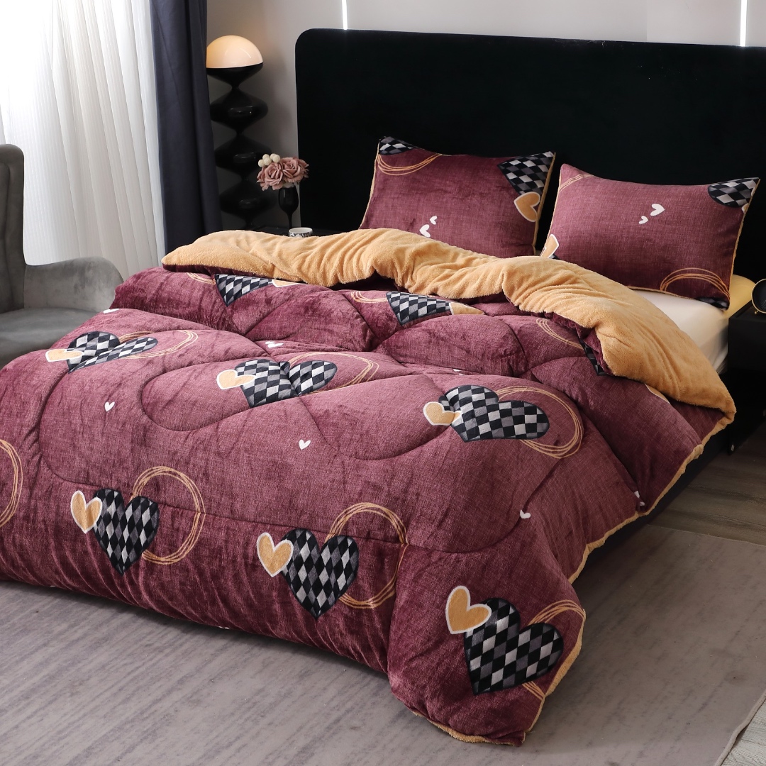 Pilota Cocolino cu Blanita Bej Ultra Pufoasa, Matlasata, 200x230cm + 2 fete de perna 50x70cm – Caldura Instanta si Confort de Lux pentru Nopti Reci, Mov, inimioare