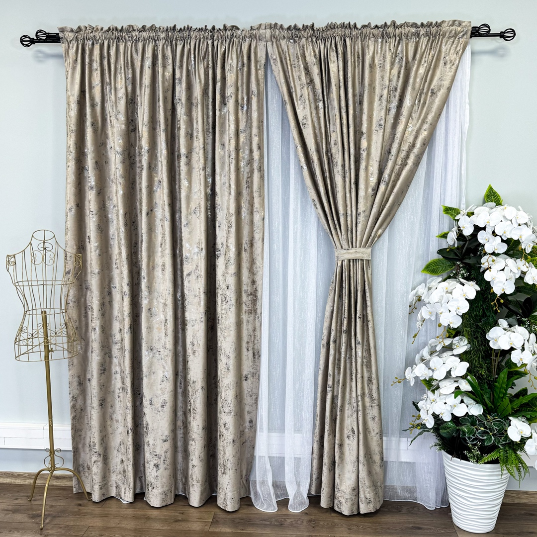 Draperie Catifea Asama cu insertii aurii, 140cm latime x 260cm inaltime, cu TIV LAT, Crem - V2