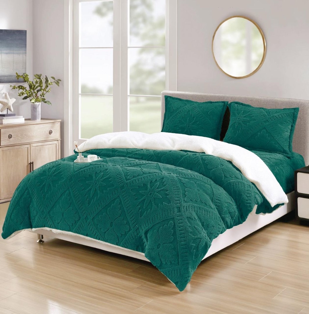 Lenjerie de Pat Dublu, CoCoLiNo Ultra Pufoasa, cu Blanita Sherpa Alba, 4 piese, Cearsaf cu ELASTIC, Model Traditional 3D, Verde