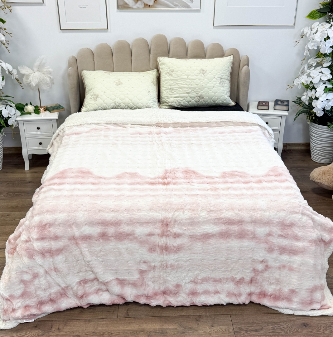 Patura Cocolino cu Blanita Sherpa 200x230cm, model cu Blanita Wave, Alb, Roz