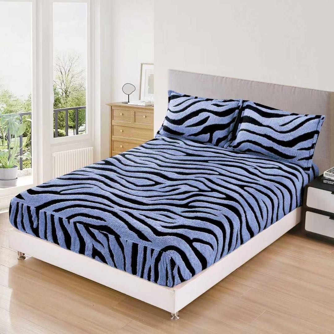 Cearsaf cu Elastic, Cocolino Sherpa Touch, 180x200cm si 2 fete de perna 50x70cm, Model Zebrat, Albastru