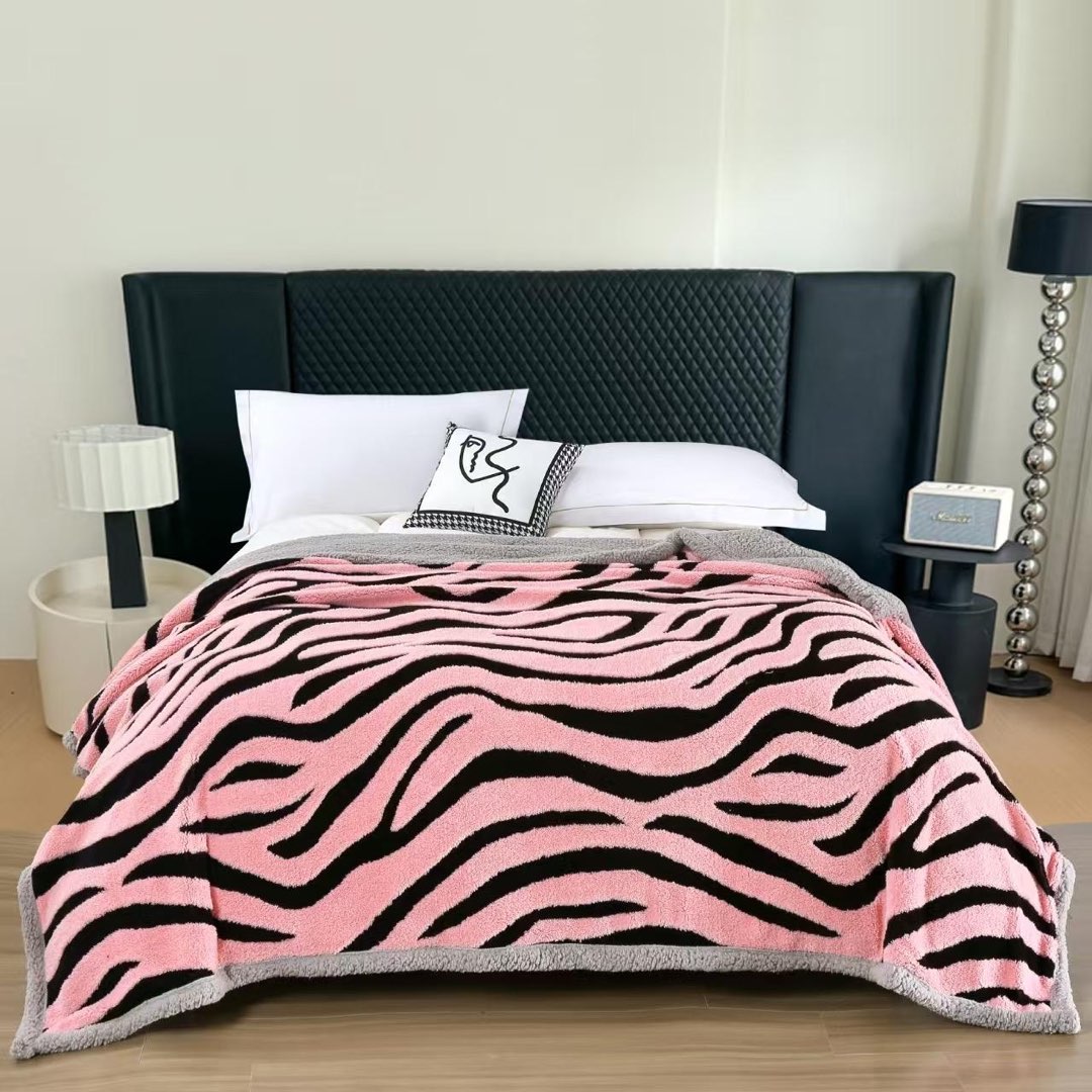 Patura Cocolino Groasa cu Blanita Sherpa, 200x230 cm, Zebra, Roz deschis