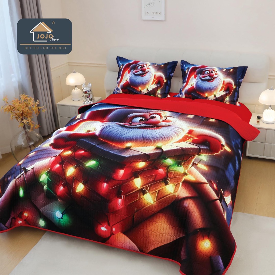 Cuvertura Matlasata, Bumbac Finet, cu Imprimeu 5D, 220x240cm + 2 fete de perna 50x70cm, Bleumarin, Rosu, Mos Craciun pe Horn
