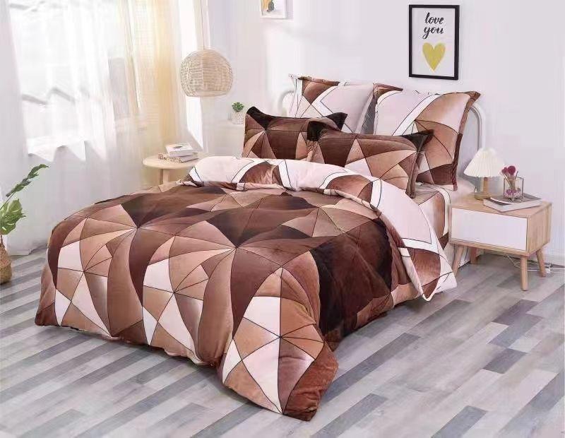 Lenjerie pentru Pat Dublu, Cocolino Premium, 4 Piese – Plusata, Groasa, si Calduroasa, Ideala pentru Iarna –  Confort Maxim, Antisifonare, Bej, Maro, Forme Geometrice
