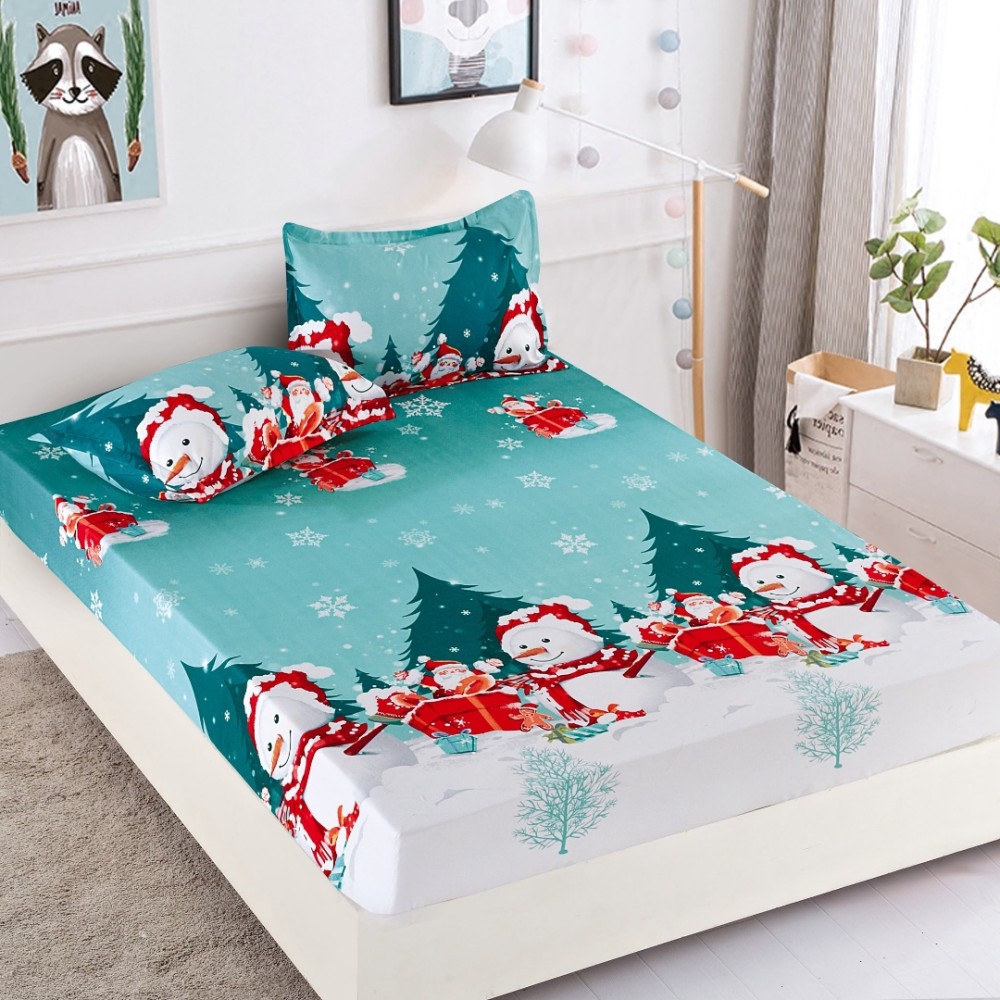 Cearsaf cu elastic, Bumbac FINET, 160/180x200cm, 2 fete de perne 50x70cm, Craciun, Jojo Home, Bleu, Oameni de Zapada si Brazi