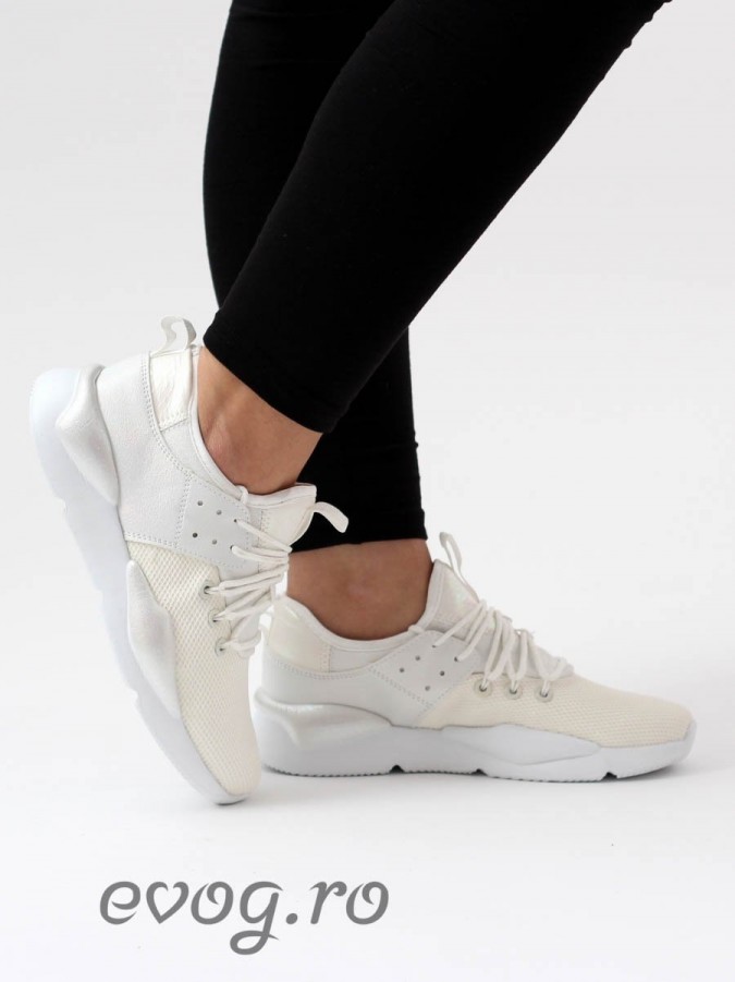 Sneakers Glowing White