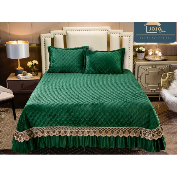 Cuvertura pat dublu, 3 piese, Catifea Matlasata cu Broderie Aurie, 250x270cm, Jojo Home, Verde Smarald [1]