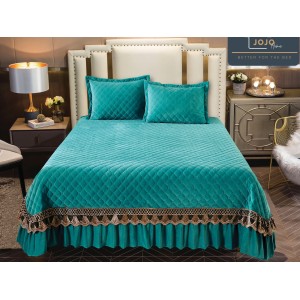 Cuvertura pat dublu, 3 piese, Catifea Matlasata cu Broderie Aurie, 250x270cm, Jojo Home, Turquoise