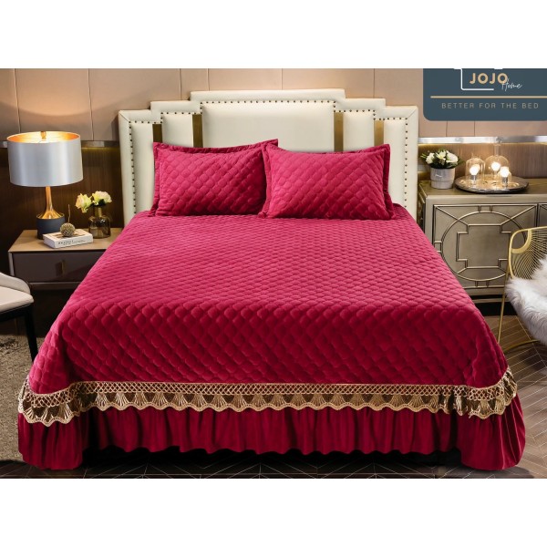 Cuvertura pat dublu, 3 piese, Catifea Matlasata cu Broderie Aurie, 250x270cm, Jojo Home, Rosu [1]