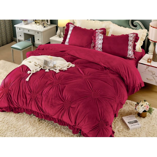Lenjerie pat dublu, Catifea Deluxe, cu pliuri brodate, 4 piese, Jojo Home, Rosu [1]