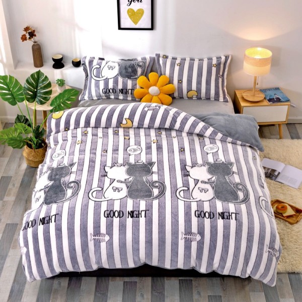 Lenjerie pat dublu, Super Pufoasa COCOLINO,cu ELASTIC, 4 piese, Jojo Home, Gri-Alb, dungi, pisicute [1]