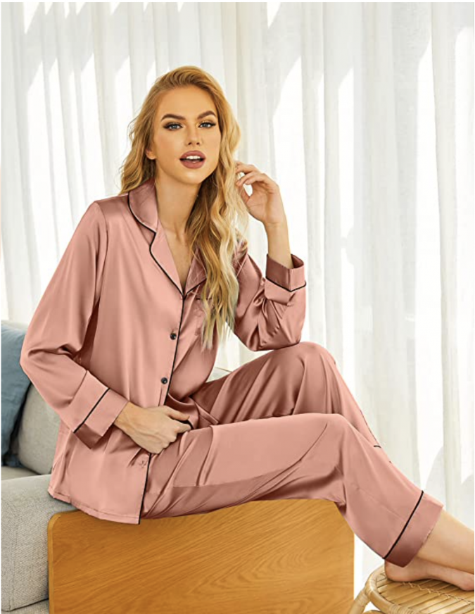 Pijama Luxury Anemona din Satin Roz Prafuit inchis cu vipusca neagra