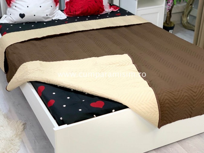 Cuvertura matlasata pentru pat dublu cu doua fete, 210x210, cod CVI36