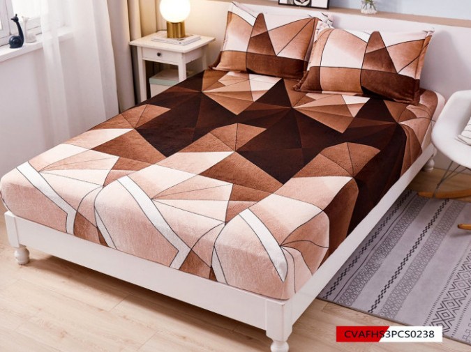  Cearsaf pufos COCOLINO, 180x200cm, cu elastic, 2 fete de perne, 50x70cm, Bej-Maro, forme geometrice