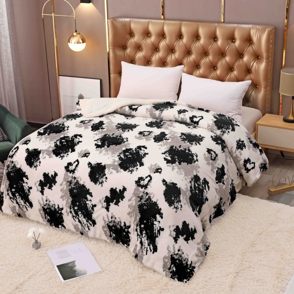 Patura CoCoLiNo cu blanita, 200x230cm, Jojo Home, Alb-Negru, Animal print [1]